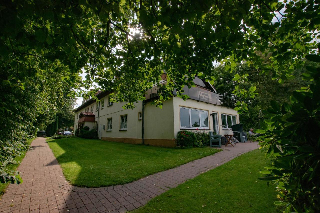 Gasthaus Zum Frohsinn Bosau Екстер'єр фото